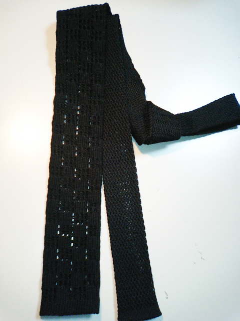 レーヨン糸を使用した市松柄のネクタイ